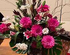 大型装花3000円ピンクのダリアなどの装花